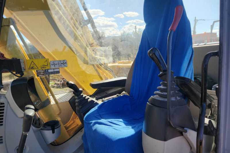 OmecoHub - Immagine NEW HOLLAND E135B